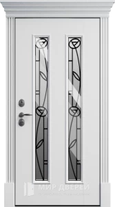 Белая остеклённая входная дверь в дом №22 внешняя - фото